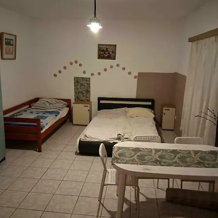 Badacsony-balaton Ifjusagi Szallas Daire Badacsonytomaj